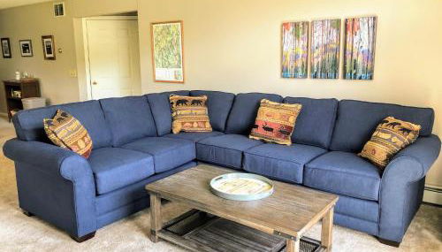 F3 Fairway Village Condo with great mountain views, 8 minute walk from Omni Mount Washington Hotel! - Foto 2