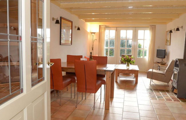 Charming Holiday Home in Texel - Photo 5