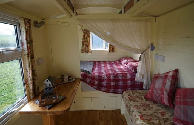 Showman's Hut @ Westcote - Foto 16