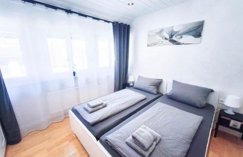 ALFA Stuttgart 3Zi-Maisonette 6 Personen Zuffenhausen nahe Porsche & Bosch l WIFI & SmartTV I 3BR 4 Beds I Kitchen I Bathroom & WC - Foto 22