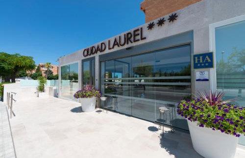 Aparthotel Ciudad Laurel - Photo 23