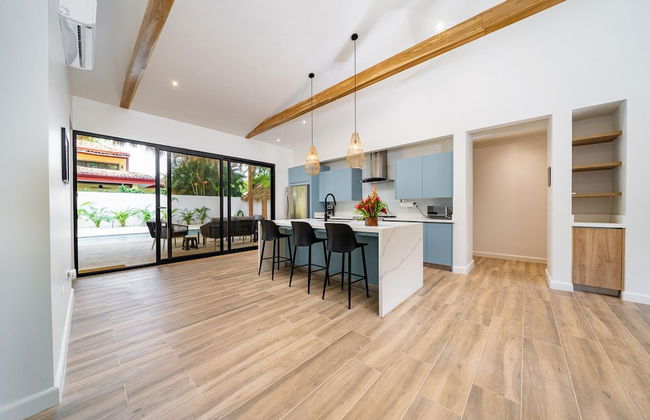 Tropical Brand new 4 BR gem in Potrero Near Beach - Casa Marzo - Photo 48