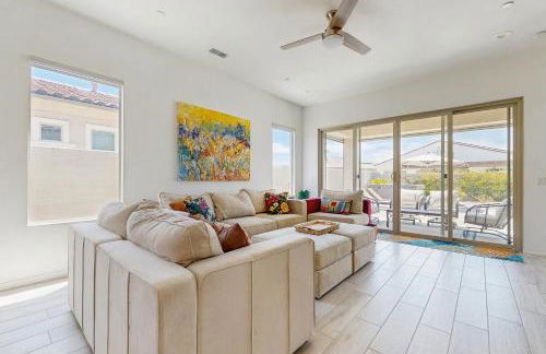 Bright desert oasis with hot tub and grill, shared pool and tennis in 55 plus community - Foto 1