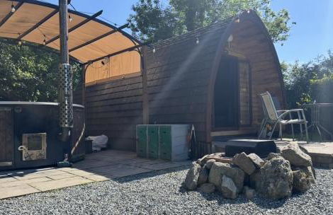 Luxury Hot Tub Glamping with Outdoor Cinema near Newborough Beach – Llanfair Hall - Foto 13