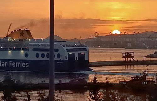 "Naias"seaside residence in the port of Piraeus-entire holiday home - Foto 4