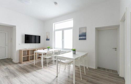 T&K Apartments - 1 to 4 Room Apartments - 20min to TradeFair Messe Airport Düsseldorf - Photo 2