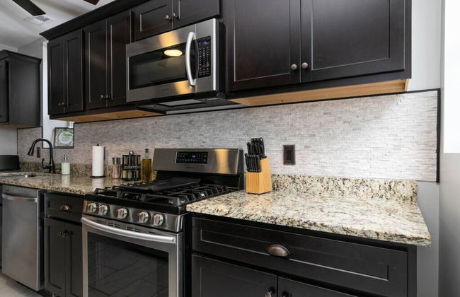 Cozy Family Home - Walk to MO Botanical Gardens - Photo 17