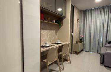 Apartamento Quarto e Sala, andar alto, moderno e completo em Salvador - Foto 1