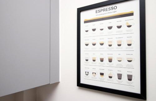 Elegant 2BR w/ Pool Table in Prime Location - Foto 24