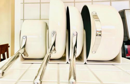 2 BR 2 BA - Eco House and Garden Vacation Retreat and Remote Workspace for Families, Couples and Solo Travelers in Coveted Culver - Foto 23