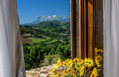 Elegant Stone House w/ Pool - Foto 69