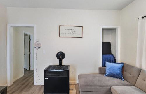 Cozy Adventure Filled Escape Free parking apts - Foto 13