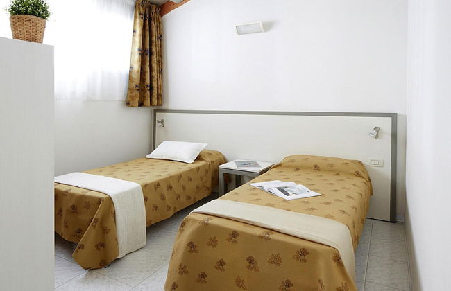 Bungalow in Caorle With Garden Furniture - Foto 2