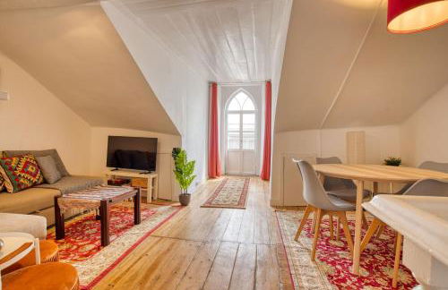 Terrace Charming Century Apartment - Photo 14