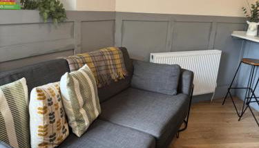 Beautiful 2-bed Study or Visit Flat - Photo 3