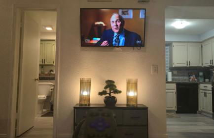 Cozy Comfy and Peaceful Oasis Getaway with Porch - Photo 3