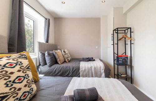 Kew View Suite 2BR Sleeps 9, Walk to Tube & Sights - Foto 24