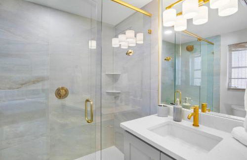 Coastal Charm - Photo 21