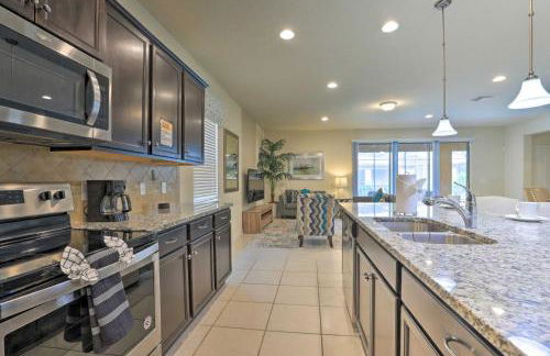 New Upscale 8BR Kissimmee Retreat with Private Pool, Spa & Resort Amenities - 7 Mi to Disney! - Foto 15