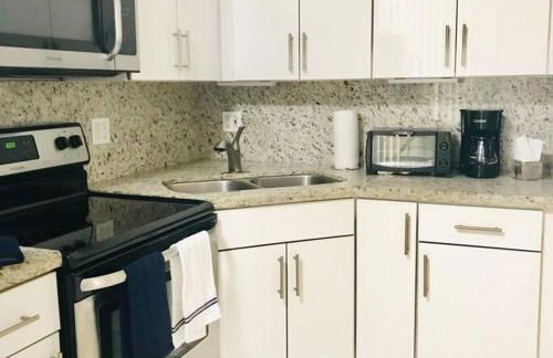 LOCATION! Apartment in Coconut Grove with parking - Foto 7