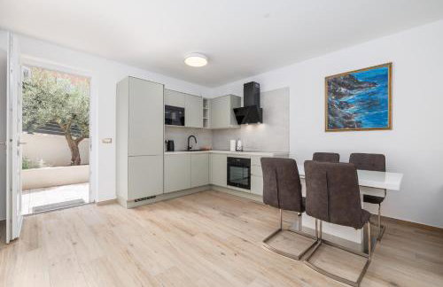 Lulani Soline Pool Apartment - Photo 45