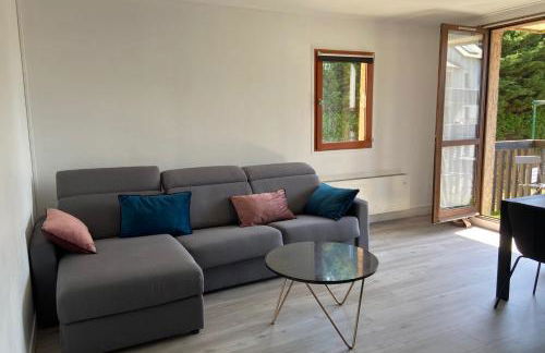 Spacious T3 with balcony - close to town center - Photo 1