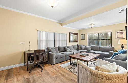 SAND CASTLE-Fun For Big Groups-Walk to Beach, Heated Pool, Lanai - Foto 14