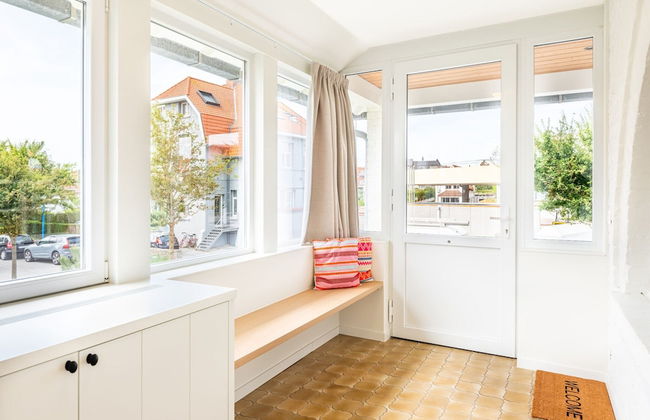 Villa in Koksijde Near the Sea - Photo 2