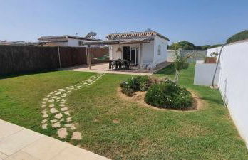 Las Casitas de la Barrosa con jardín y piscina - Foto 18