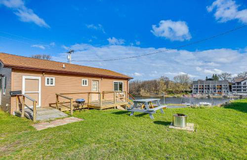 Michigan Manistee River Cabin about 1 Mi to Downtown - Foto 21