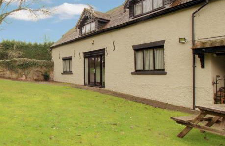 Stable Cottage - Photo 1