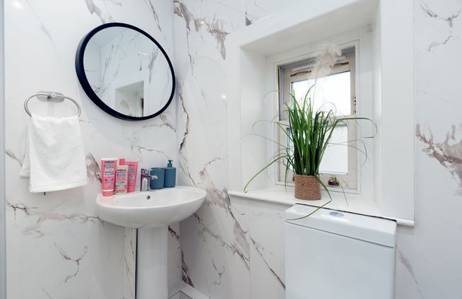 Cosy Cottage - Sleeps 6, Parking & Pet Friendly! - Foto 18