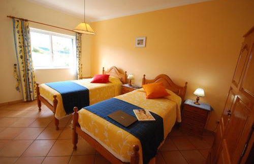 VILLA EBER - independent 1 & 2 bedroom apartments, pool, air con, fast Wi-Fi, near old town of Albufeira and beaches - Foto 22