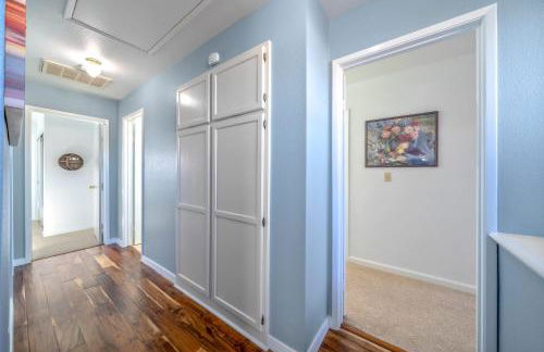 Succulents and Seashells - Coastal Paradise by Beach - Foto 26