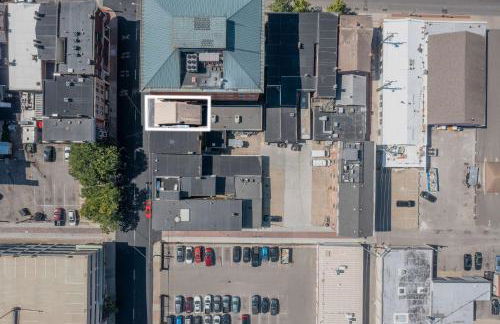 Top-Rated 1BR Near Convention Center & Parking - Foto 15