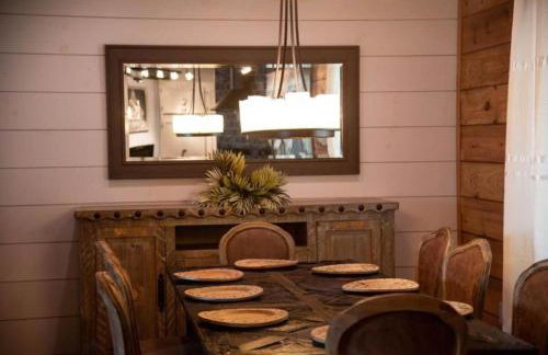 Southern Comfort Retreat with a private hot tub - Foto 37