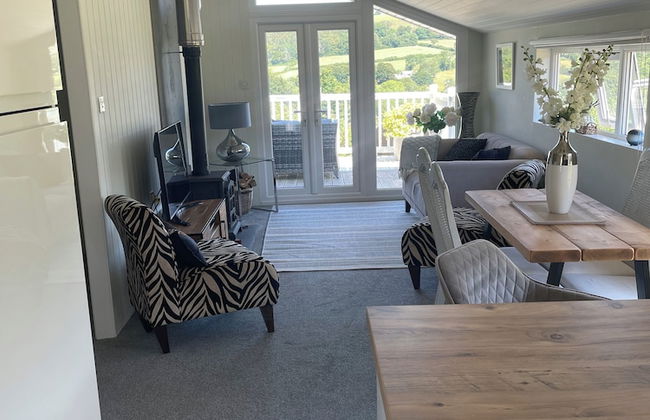 Private Chalet in New Quay With Stunning Views - Photo 17