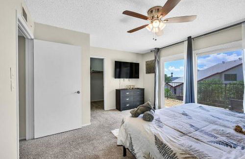 4BR Family Home, Private Pool & BBQ, Near Strip - Foto 34