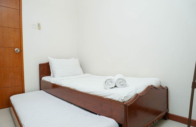 Cozy and Minimalist 2BR at Marbella Kemang Apartment - Foto 3