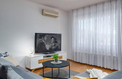 Terra Magica Deluxe Apartment OR Room with Private Parking, Terrace and Sea View - Foto 9