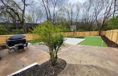 New Listing The Playhouse with Spa Games & More - Photo 7