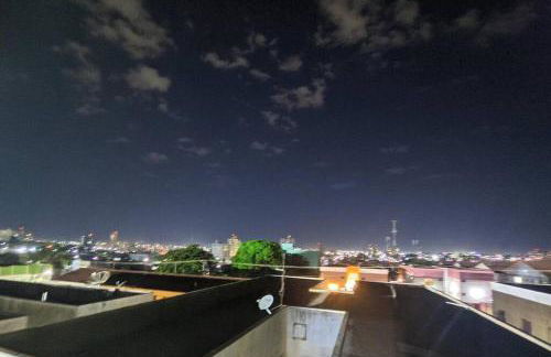 Quarto de Casal Bem Localizado Em apto Compartilhado AP 204 - Foto 6