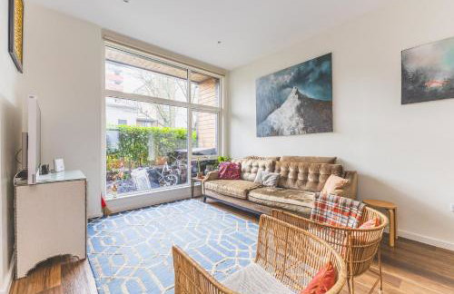 Stylish 4BDR Home Near South Acton With Parking - Photo 1