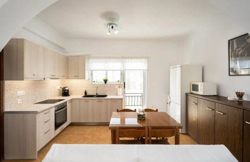 3BD Apt in The Center of Eretria - Photo 2