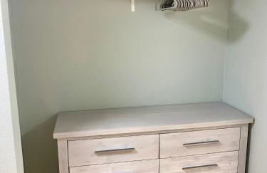 Newly renovated 1 bedroom with air conditioning and kitchenette - Foto 4