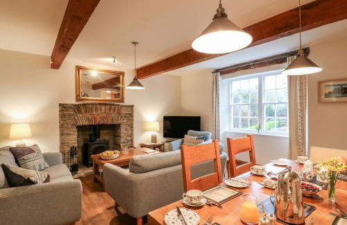 Court Prior Cottage - Photo 2