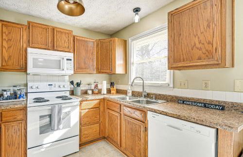 Family Home with Ping-Pong and Fire Pit in Lexington - Foto 6