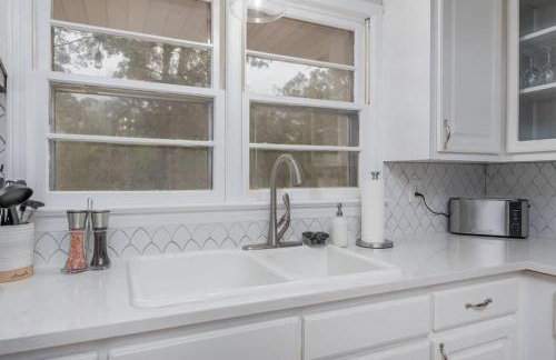 Touchdown Townhouse: Your Home near Stadium - Foto 21