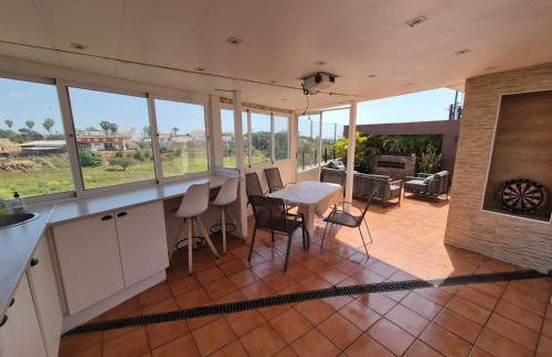 3 BDR House near La Zenia PRIVATE lounge terraces, fire places, BBQ, kitchen, parking - Foto 6