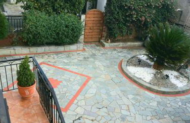 BAKIRAS HOUSE - Photo 23